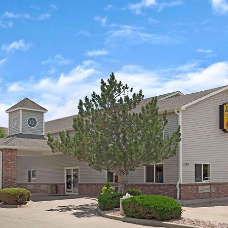 Hotel Super 8 By Wyndham Windsor Exterior foto