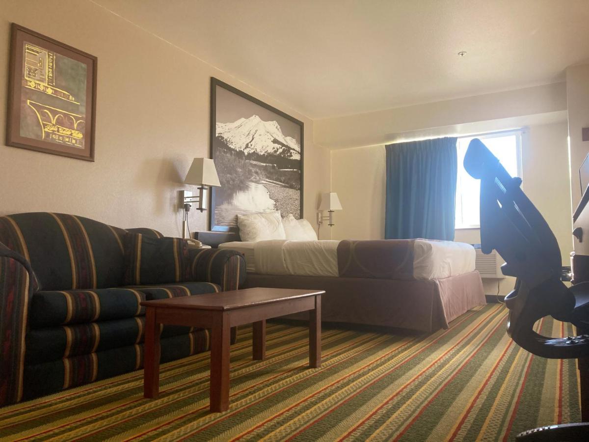 Hotel Super 8 By Wyndham Windsor Exterior foto